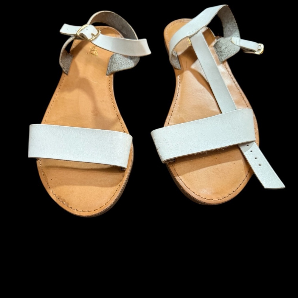 Nine West Cream and Tan Sandals